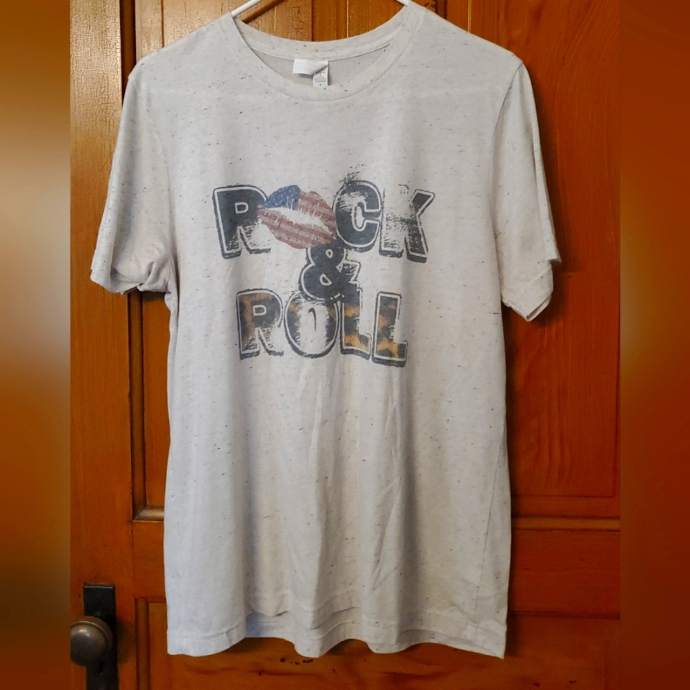 Graphic tee